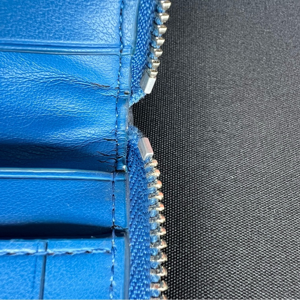 Coach Blue Pebbled Leather Wristlet Wallet with Zip Closure - Picture 6 of 6